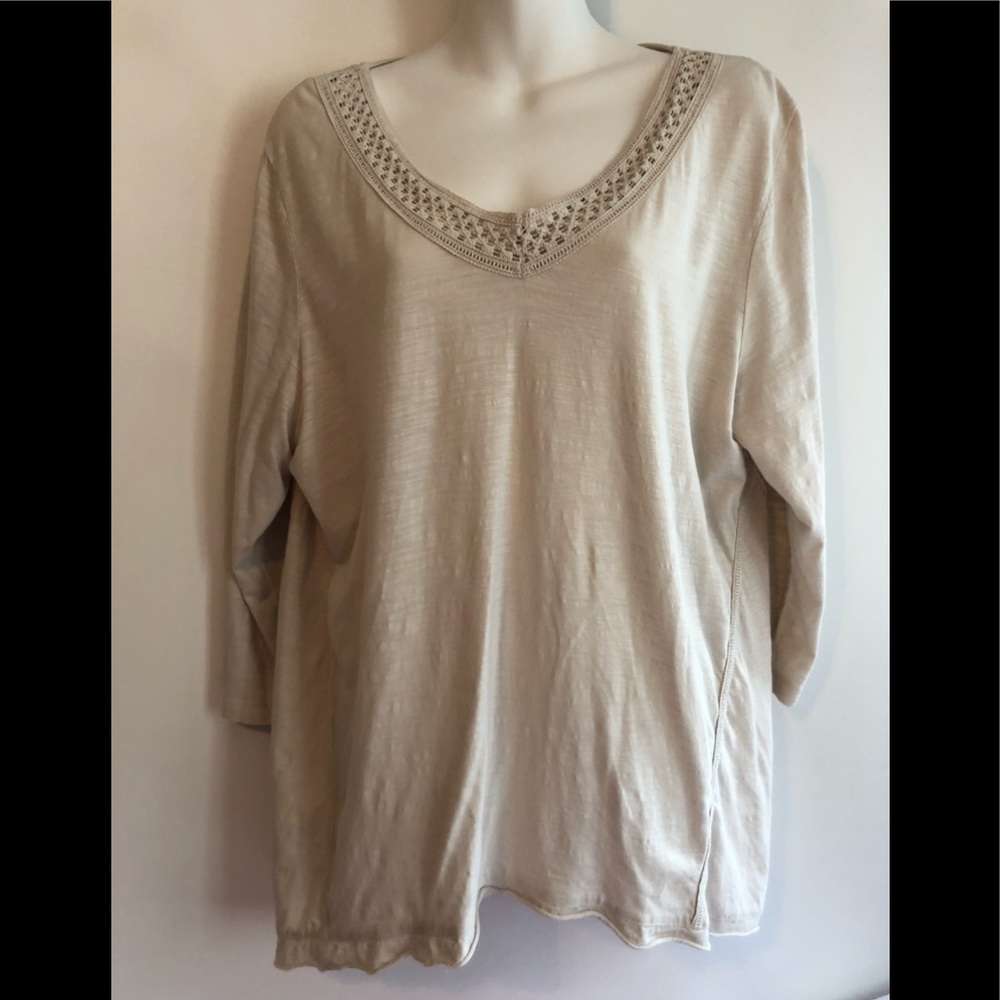 Chico’s Neutral Cotton Blend V-neck 3/4 Sleeve Top